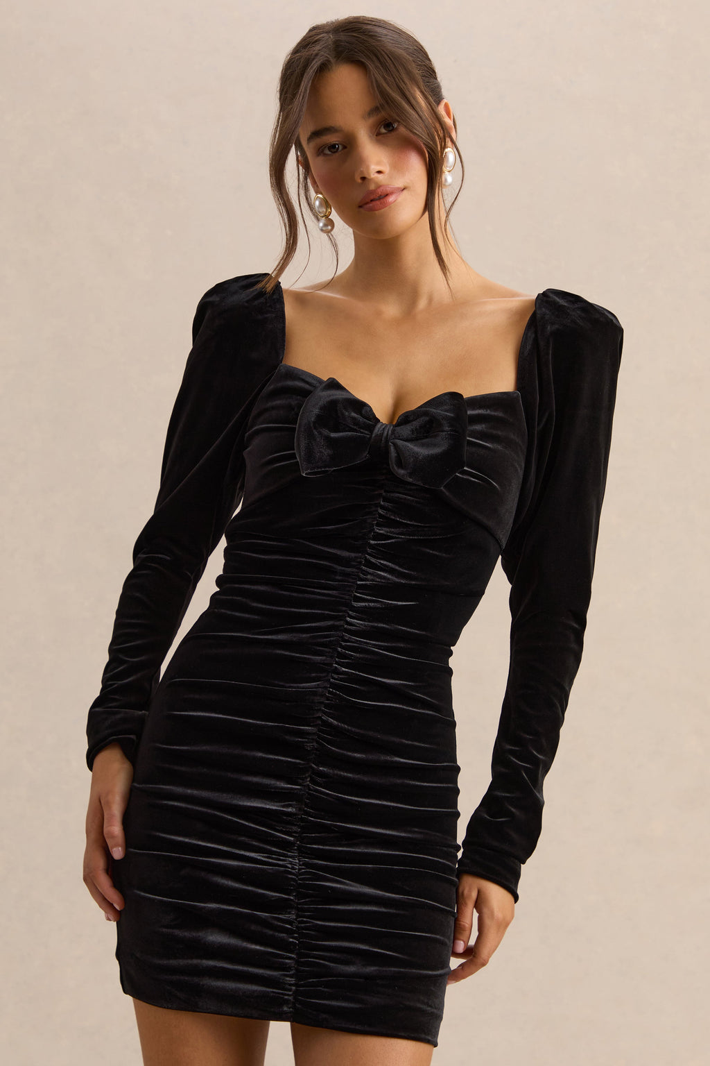 Kiss Of Midnight | Black Velvet Puff-Sleeve Mini Dress With Bow