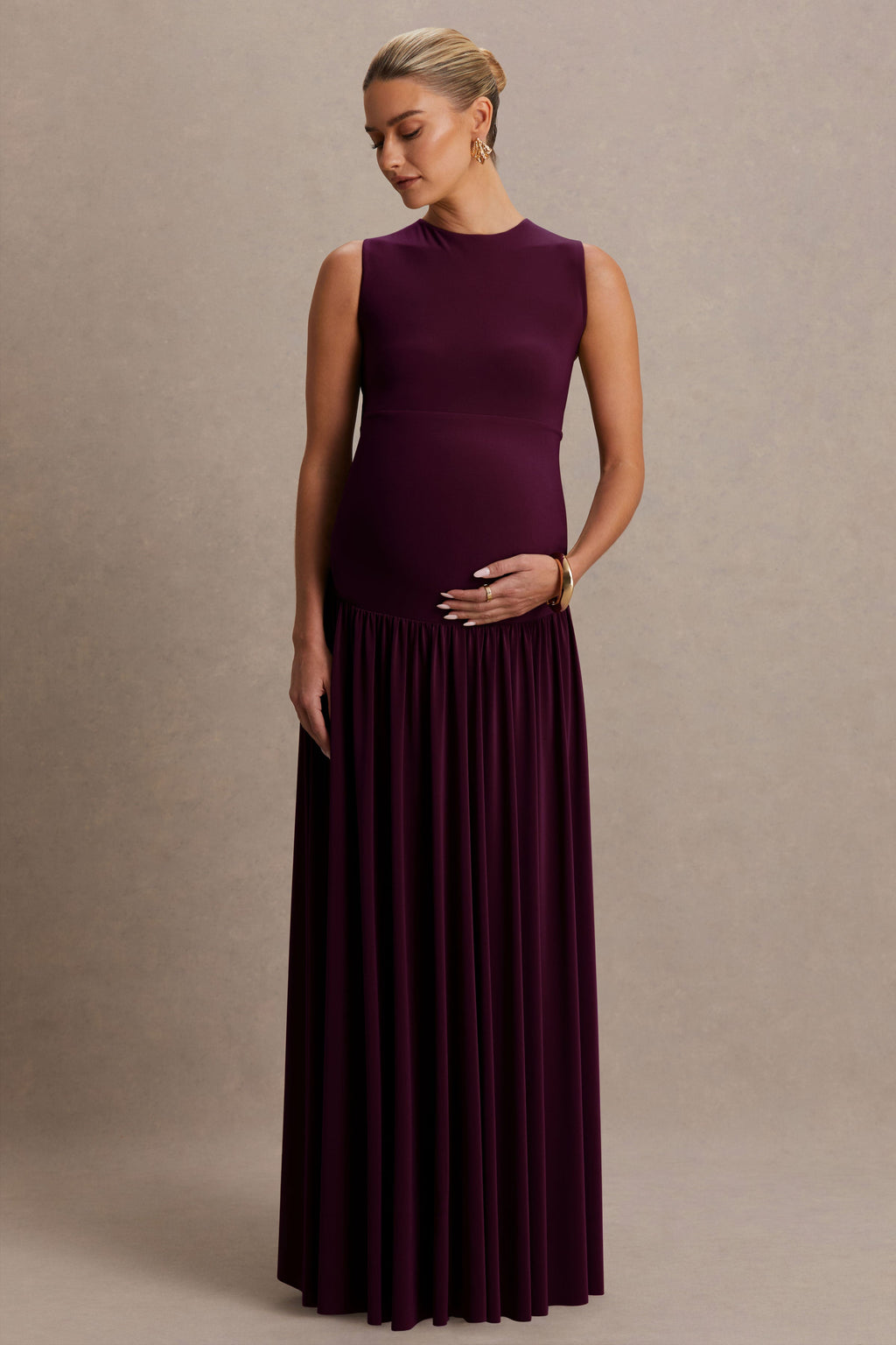 Outline | Plum Crew-Neck Maternity Maxi Dress With Pleated Skirt