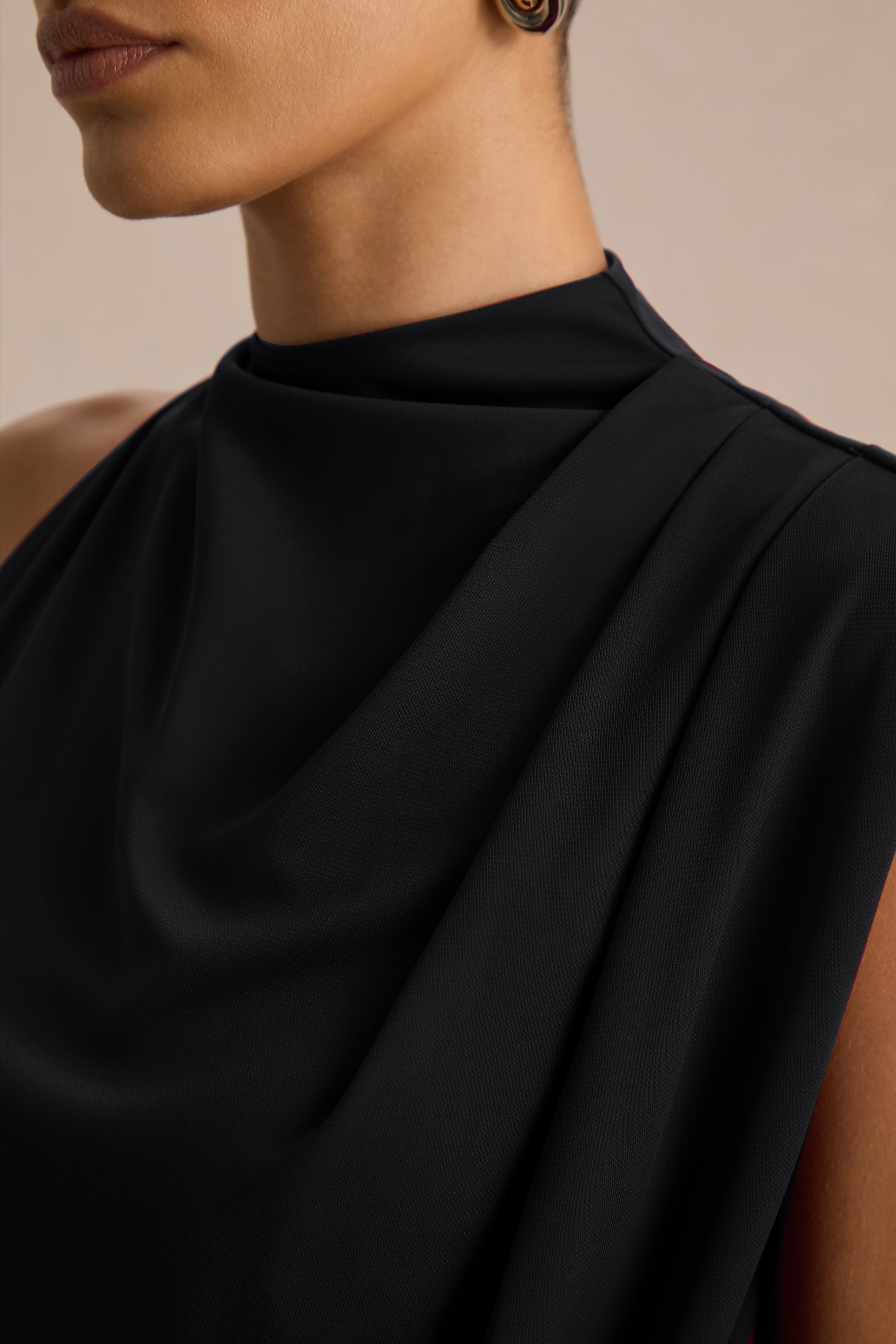 Umaira | Black High-Neck Maxi Dress