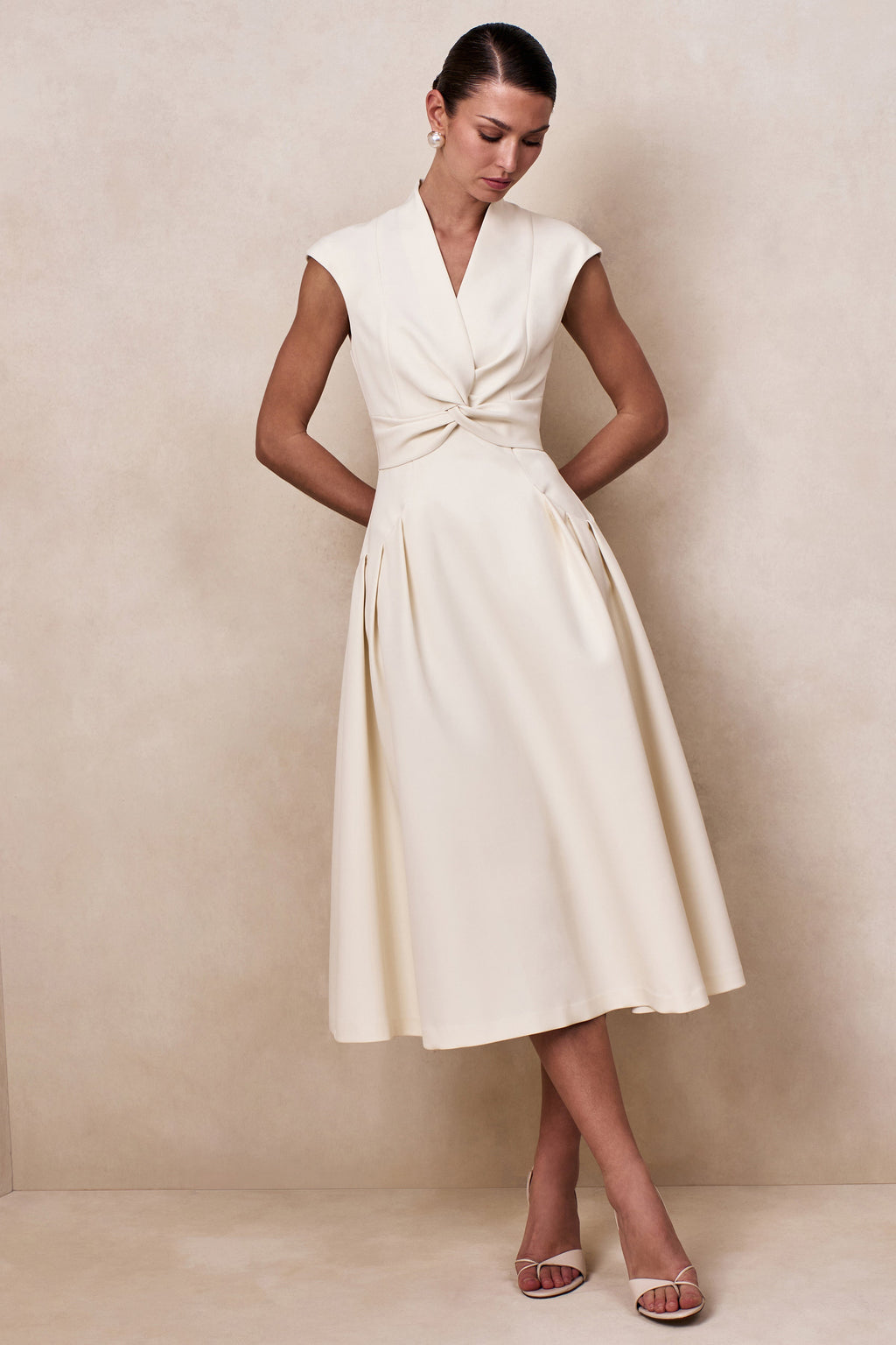 Kylen | White V-Neck Midi Dress