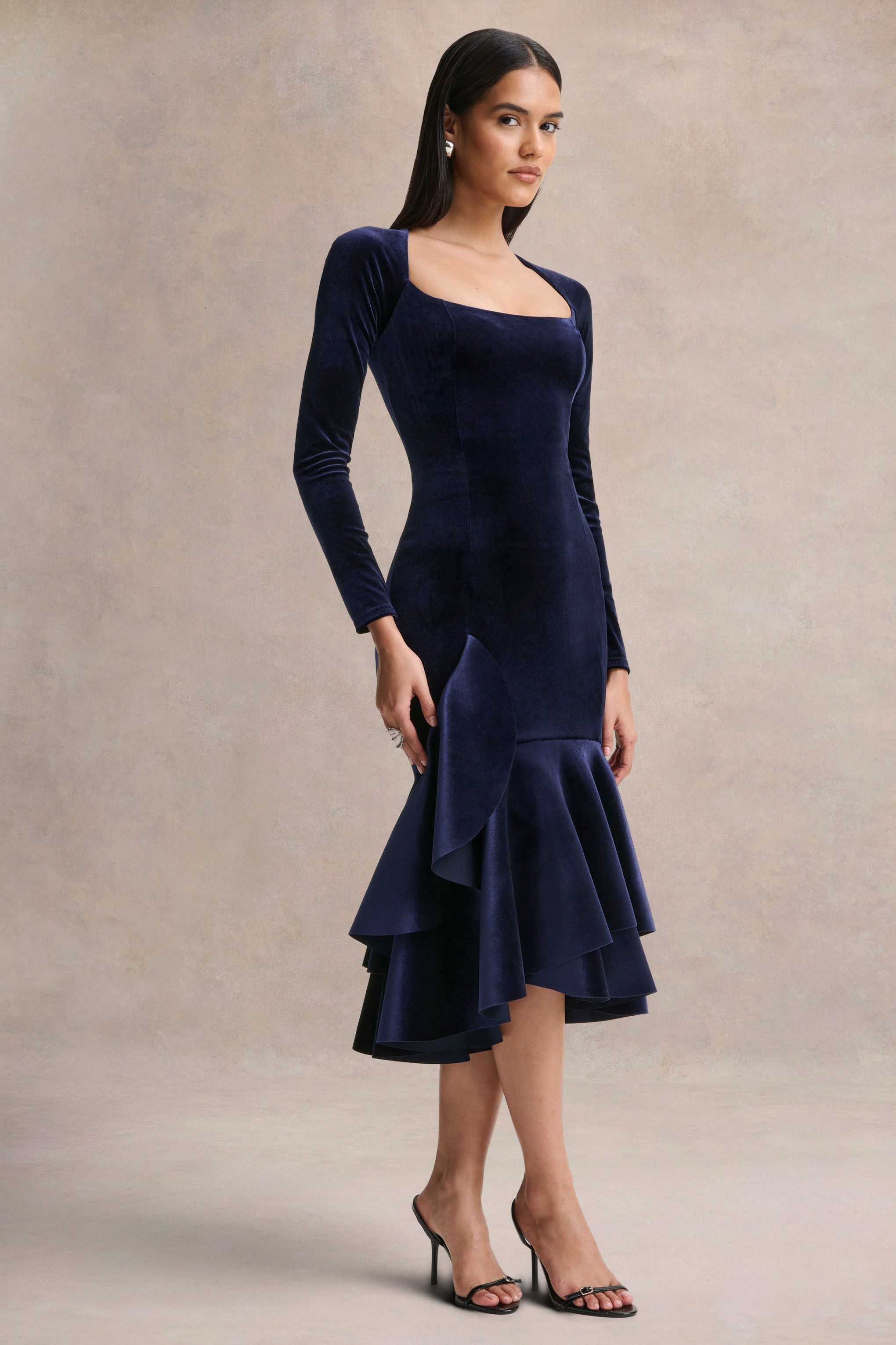 Emberlyn | Navy Velvet Scoop-Neck Fishtail Midi Dress