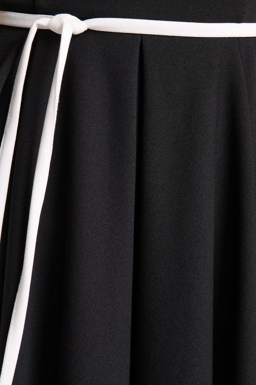 Nataline | Black Round-Neck Midi Dress With White Belt-Detail